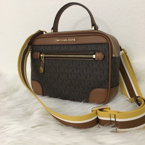 Last one ✨Michael Kors Crossbody Bag - Picture 3 of 8